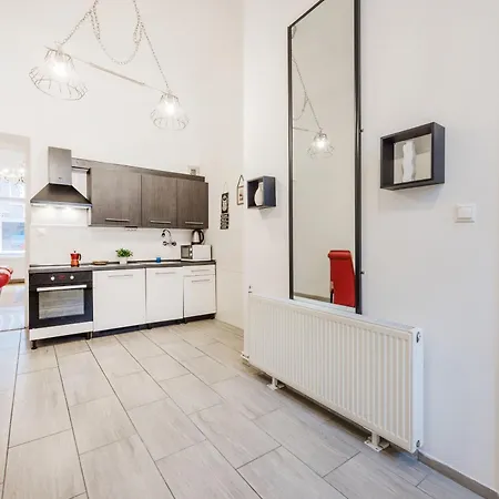 Apartamento Dohany Synagogue Elegant 2br 2bath & Balcony Budapeste