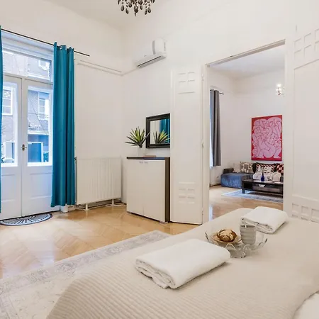 公寓 Dohany Synagogue Elegant 2br 2bath & Balcony