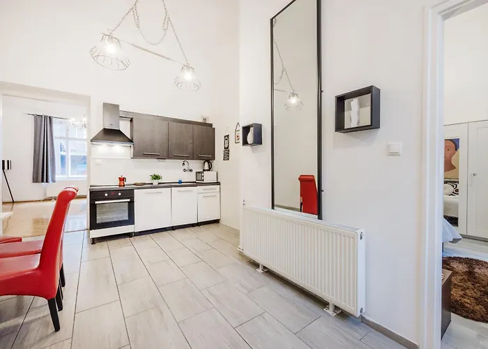 Apartment Dohany Synagogue Elegant 2br 2bath & Balcony Budapest
