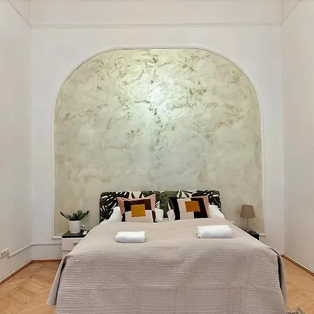 Dohany Synagogue Elegant 2br 2bath & Balcony * Budapest