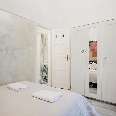 Dohany Synagogue Elegant 2br 2bath & Balcony