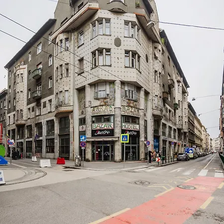 Dohany Synagogue Elegant 2br 2bath & Balcony * ブダペスト