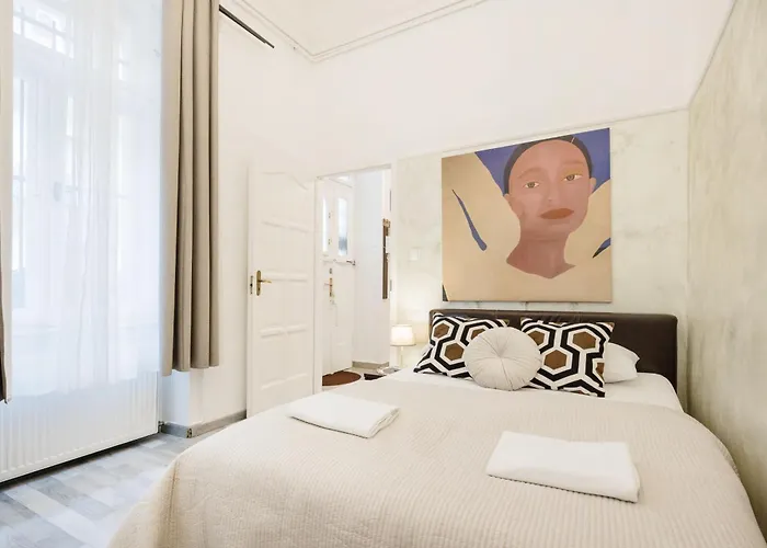 Dohany Synagogue Elegant 2br 2bath & Balcony Apartament Budapesta