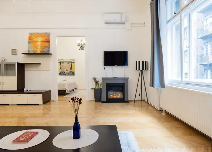 Dohany Synagogue Elegant 2br 2bath & Balcony Appartement Boedapest