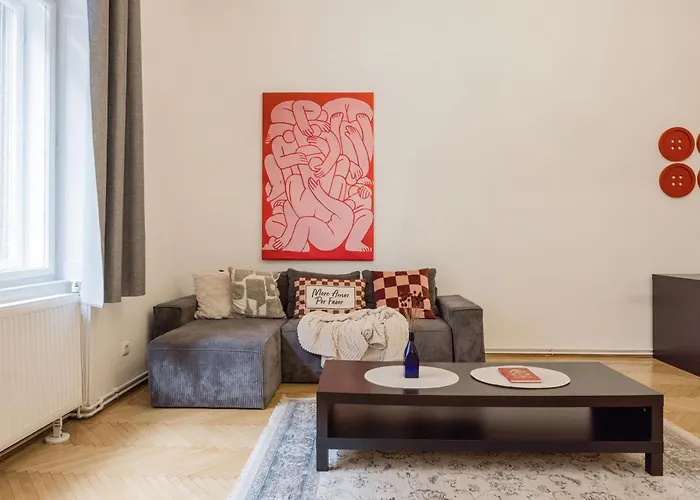 Dohany Synagogue Elegant 2br 2bath & Balcony *