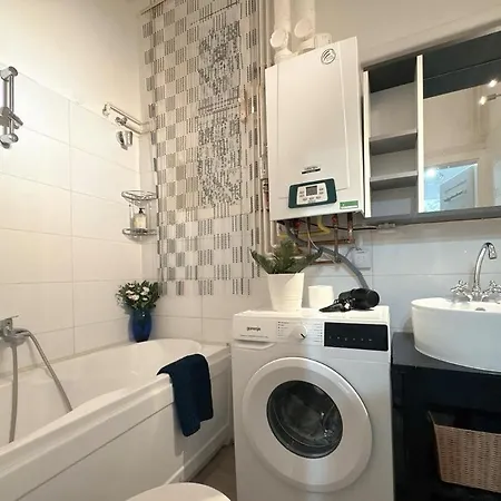 Dohany Synagogue Elegant 2br 2bath & Balcony Lägenhet Budapest