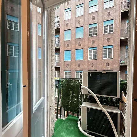 Dohany Synagogue Elegant 2br 2bath & Balcony Lägenhet *