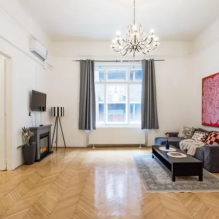 Dohany Synagogue Elegant 2br 2bath & Balcony Lägenhet Budapest