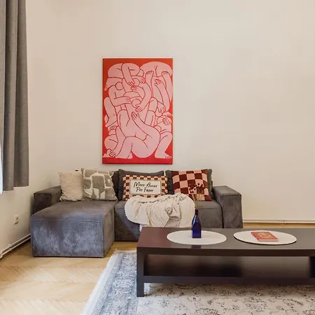 Dohany Synagogue Elegant 2br 2bath & Balcony *