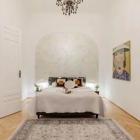 Dohany Synagogue Elegant 2br 2bath & Balcony Lägenhet *