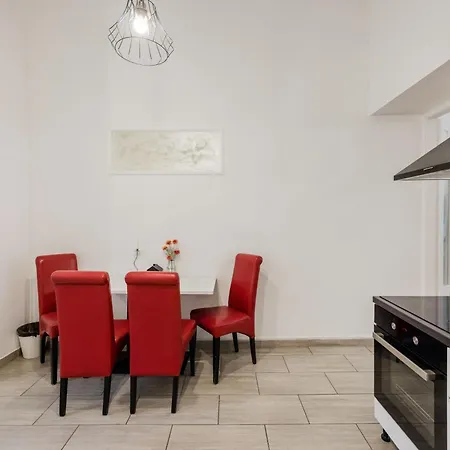 Dohany Synagogue Elegant 2br 2bath & Balcony 아파트 *