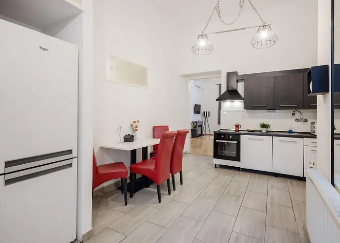 아파트 Dohany Synagogue Elegant 2br 2bath & Balcony *