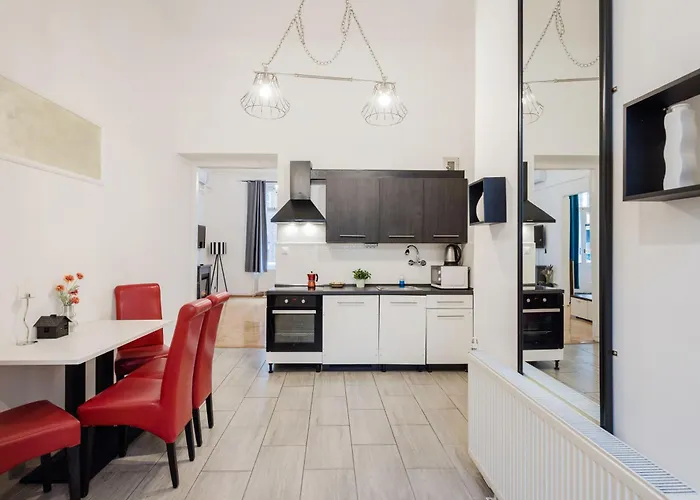Dohany Synagogue Elegant 2br 2bath & Balcony * 부다페스트