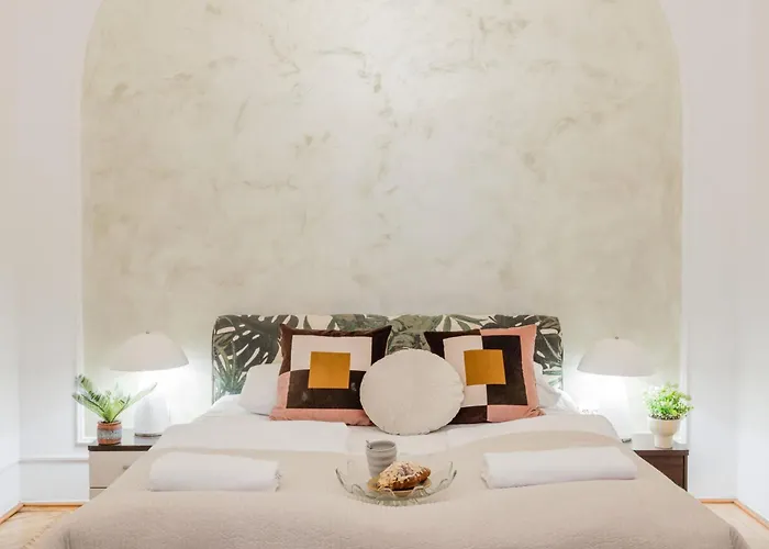Dohany Synagogue Elegant 2br 2bath & Balcony 부다페스트